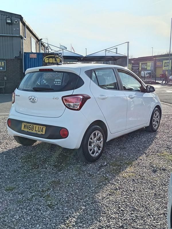Used Hyundai i10 SE 2018 White Hatchback