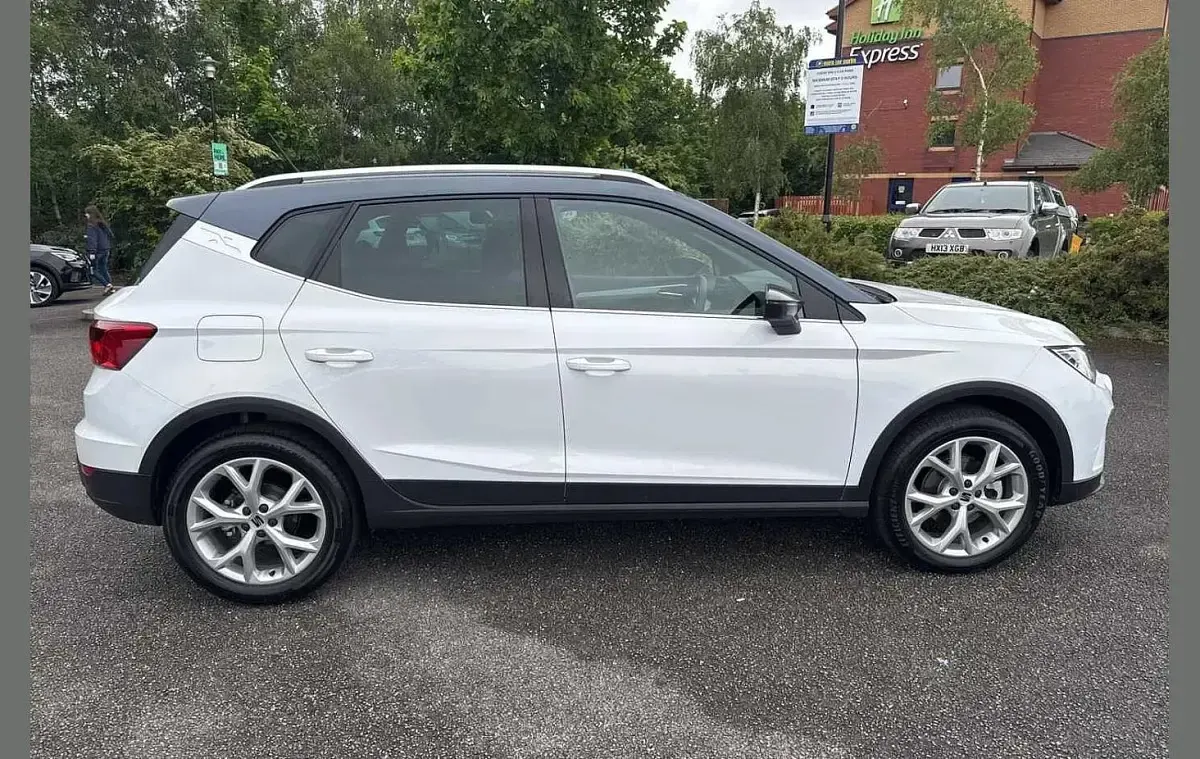 New Seat Arona FR 115 HP (84 kW) 2026 White SUV