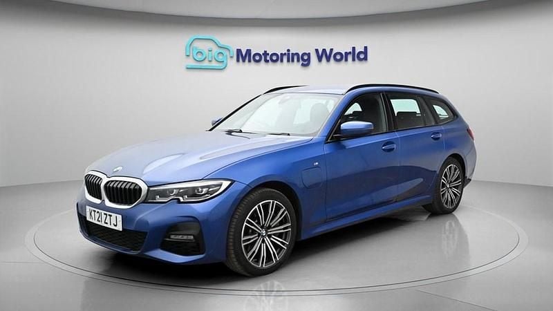 Used BMW 330e M Sport 292 HP (214 kW) 2021 Blue Estate