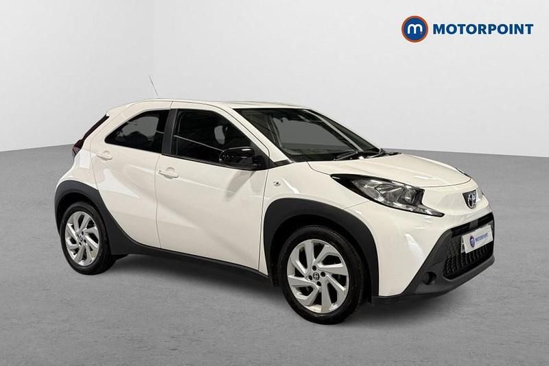 White Used 2023 Toyota Aygo PURE Hatchback | £10,799 (Fair price) - Image 1/4