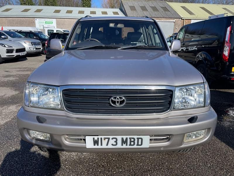 Used Toyota Land Cruiser 204 HP (150 kW) 2000 Silver SUV