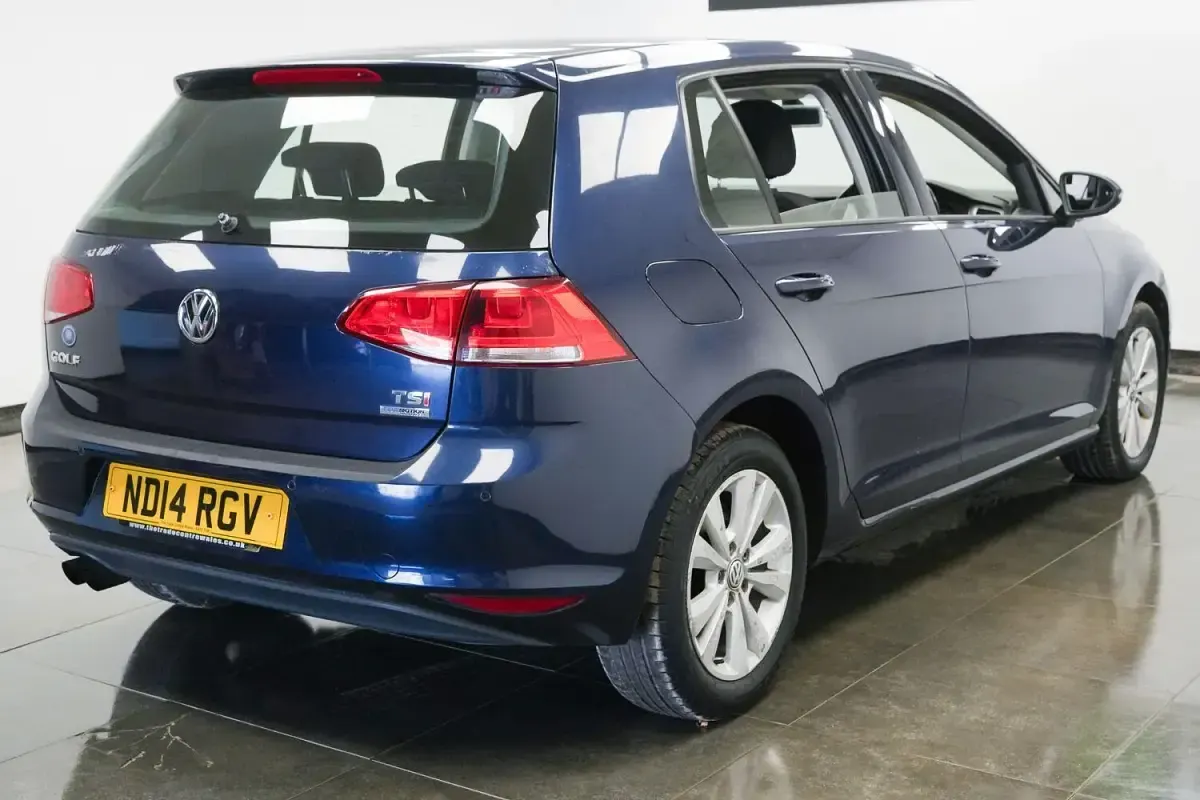 Begagnad VW Golf VII SE 122 HK (89 kW) 2014 Blå Halvkombi