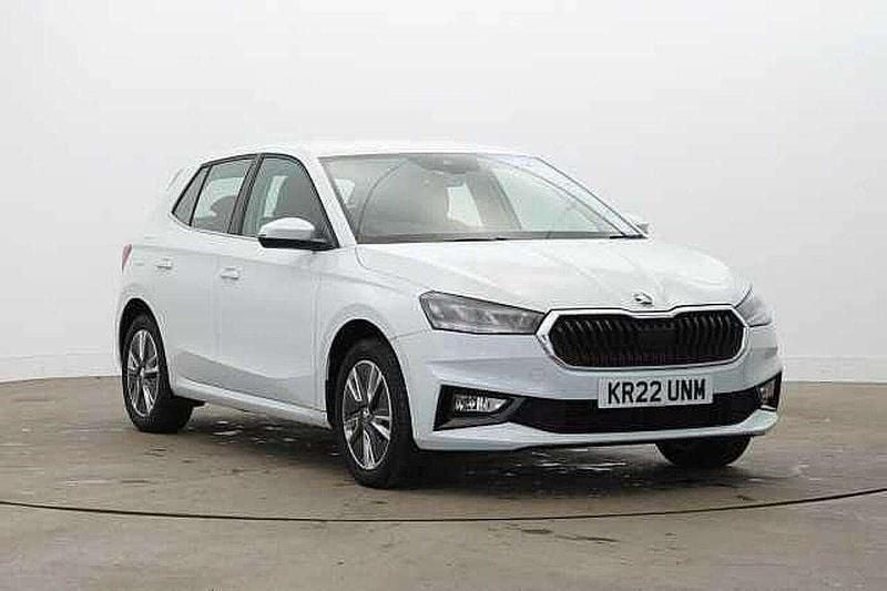 Moon white metallic Used 2022 Skoda Fabia SE L Hatchback | £13,341 (Fair price) - Image 1/4
