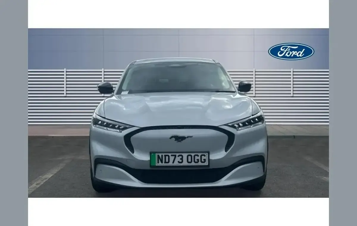 Used Ford Mustang Mach-E Standard Range 197 kW (269 HP) 2023 White SUV