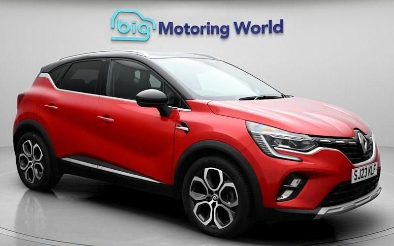 Second-hand Renault Captur Techno 143 CP (105 kW) 2023 Roșu SUV