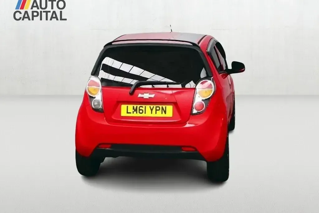 Used Chevrolet Spark 70 HP (51 kW) 2011 Red Hatchback