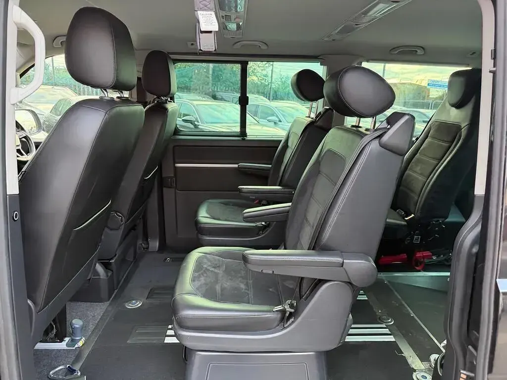 Used VW Caravelle Executive 150 HP (110 kW) 2019 Black Van