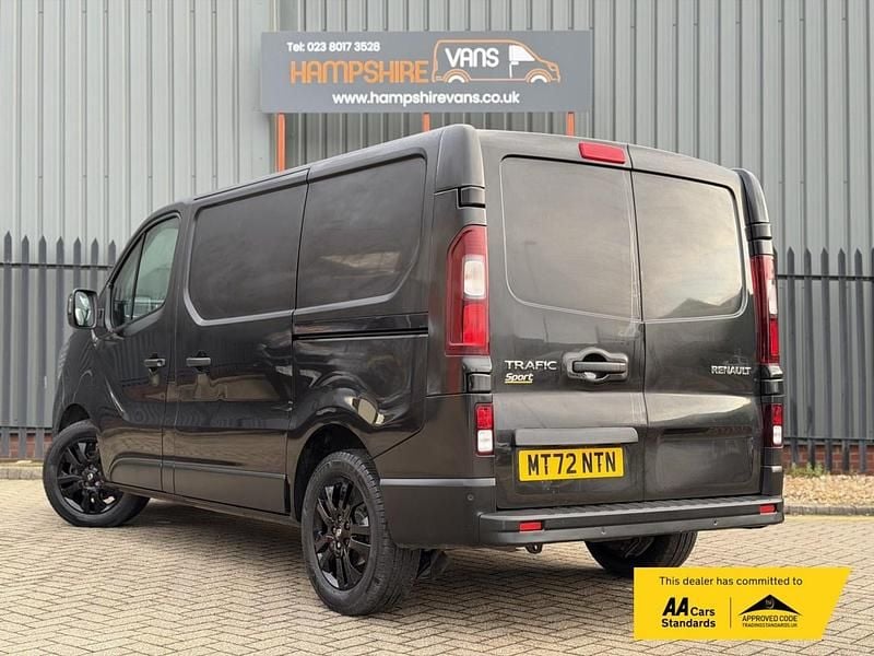 Used Renault Trafic 2022 Black MPV