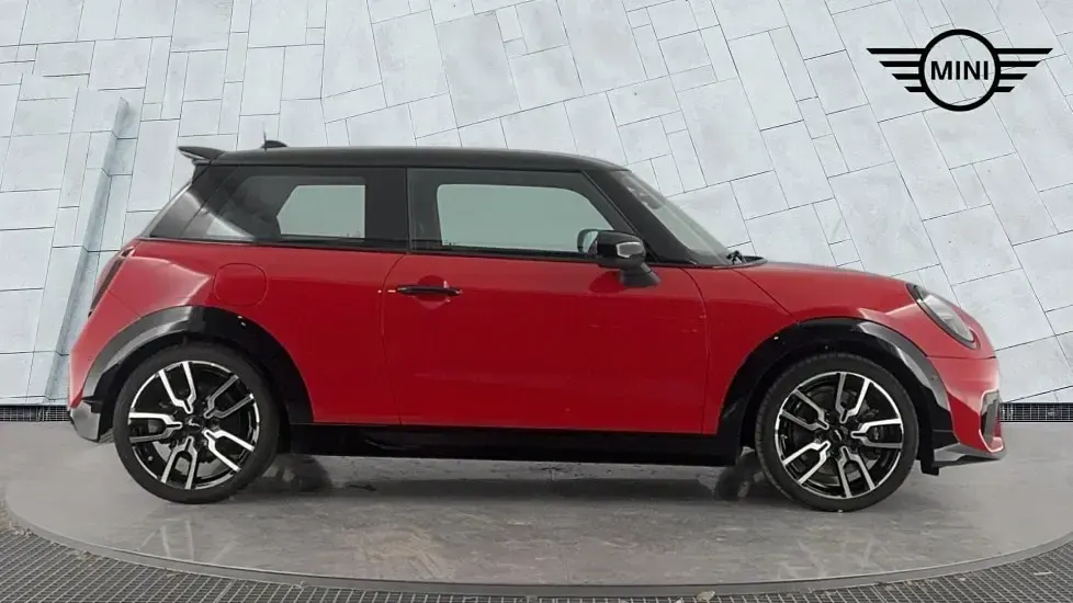 Used Mini Cooper Hatch 154 HP (113 kW) 2024 Red Hatchback