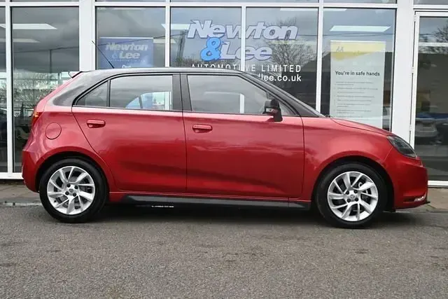 Usado MG MG3 106 HP (77 kW) 2018 Vermelho Citadino