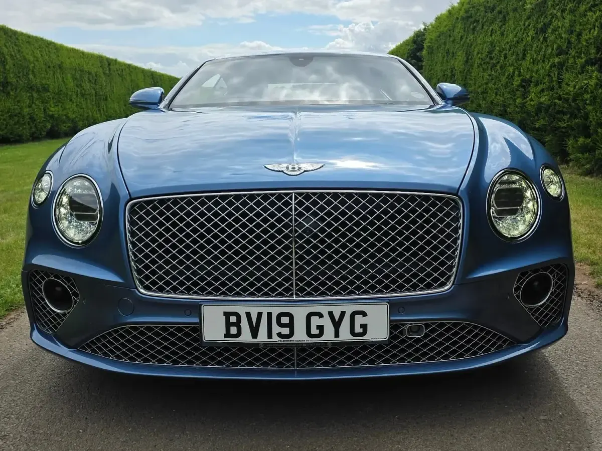 Used Bentley Continental 635 HP (467 kW) 2019 Blue Coupe