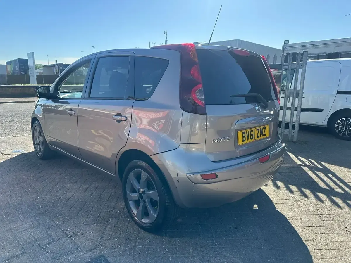 Used Nissan Note N-TEC 110 HP (80 kW) 2011 Beige Hatchback