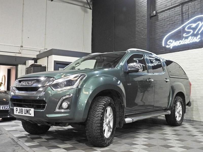 Used Isuzu Pick up 164 HP (120 kW) 2018 Green Pickup