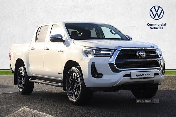 White Used 2023 Toyota HiLux Pickup | £29,495 (Super price) - Image 1/4
