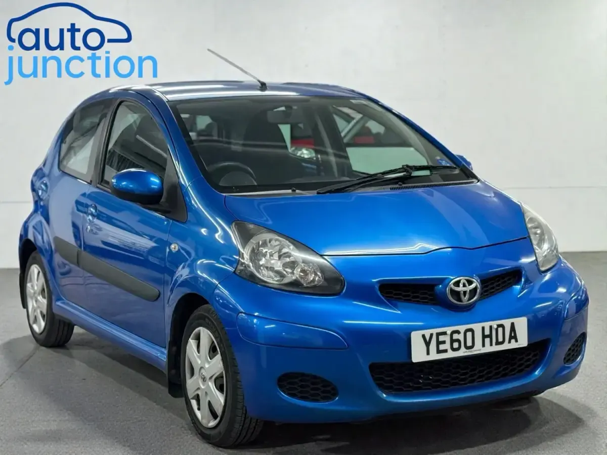 Begagnad Toyota Aygo 68 HK (50 kW) 2010 Blå Halvkombi