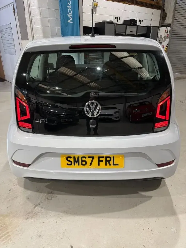 Used VW up! move up! 60 HP (44 kW) 2017 Silver Hatchback
