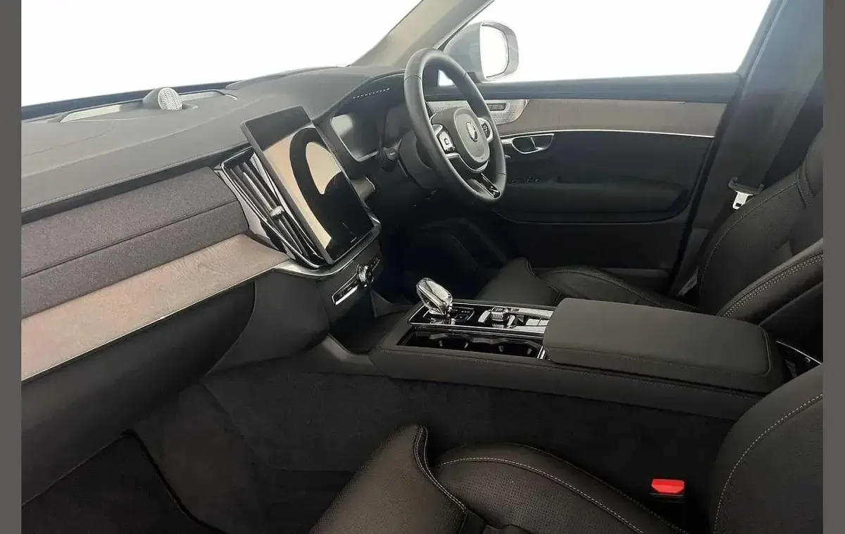 Used Volvo XC90 Ultra 455 HP (334 kW) 2025 Aurora silver SUV