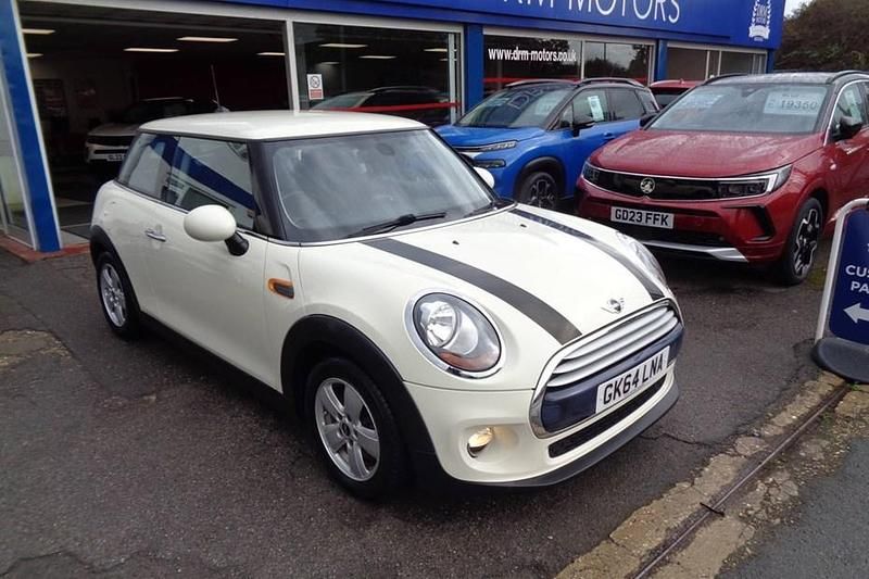 White Used 2014 Mini Cooper Hatch Hatchback | £7,495 (Good price) - Image 1/1