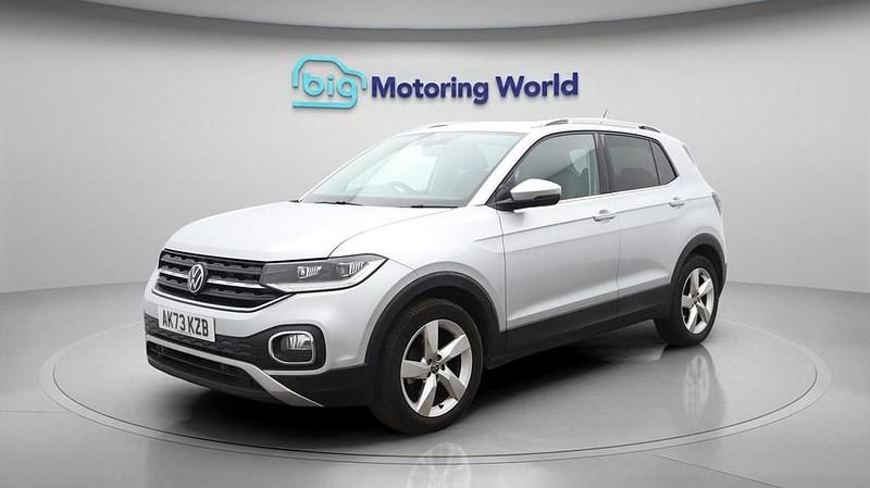 Usado VW T-Cross SEL 110 HP (80 kW) 2023 Prateado SUV