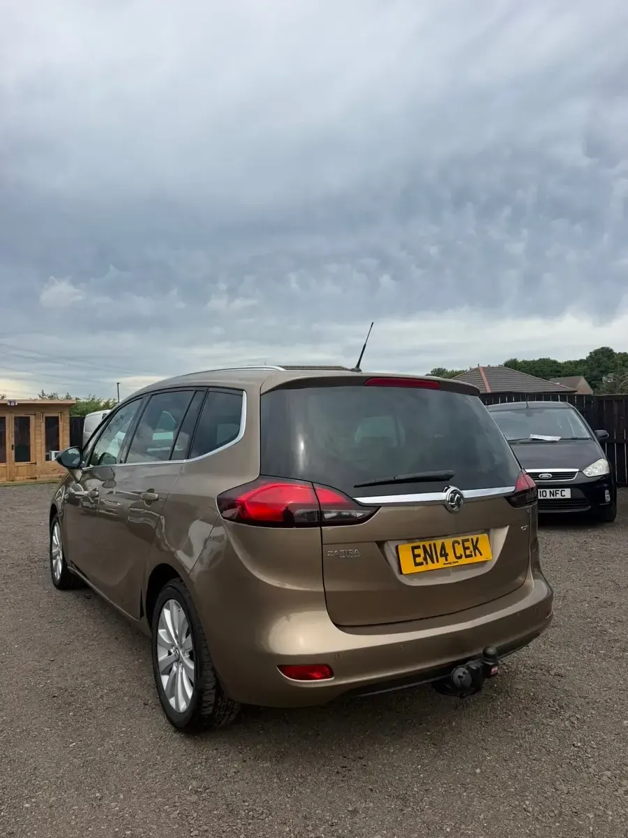 Used Vauxhall Zafira 170 HP (125 kW) 2014 Brown MPV