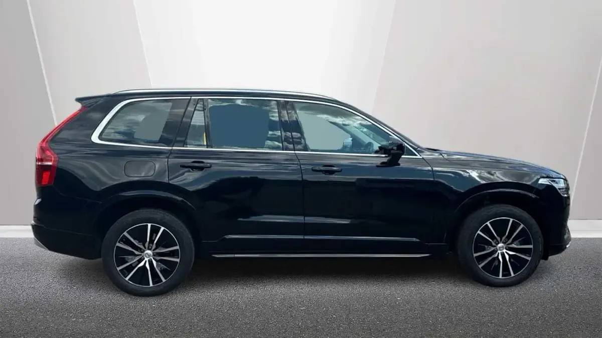 Used Volvo XC90 Momentum 235 HP (172 kW) 2022 SUV