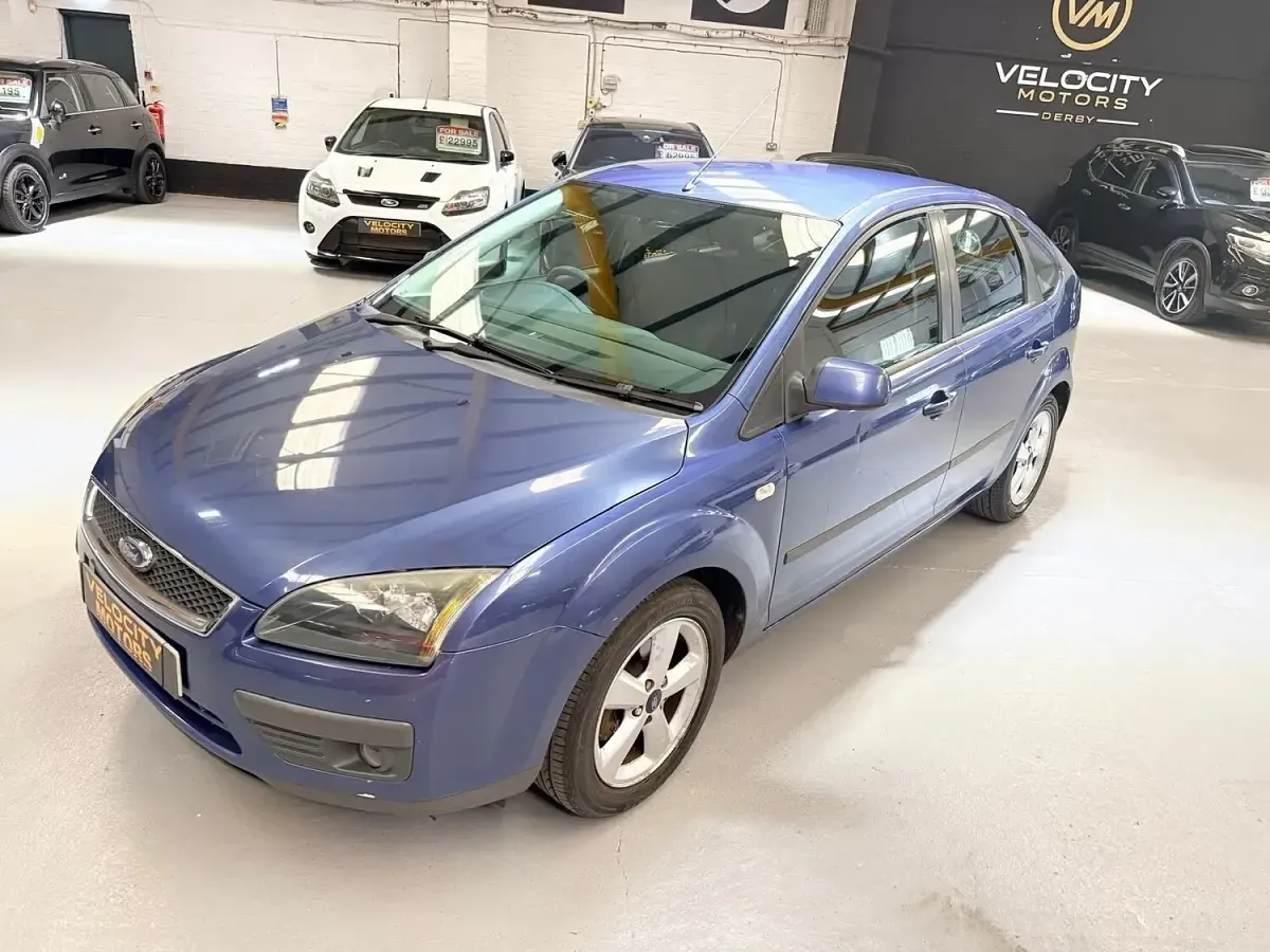 Used Ford Focus Zetec 2005 Blue Hatchback