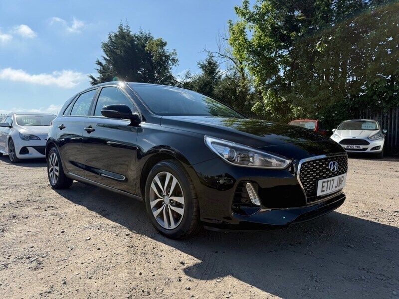 Black Used 2017 Hyundai i30 SE Hatchback | £6,195 (Fair price) - Image 1/3