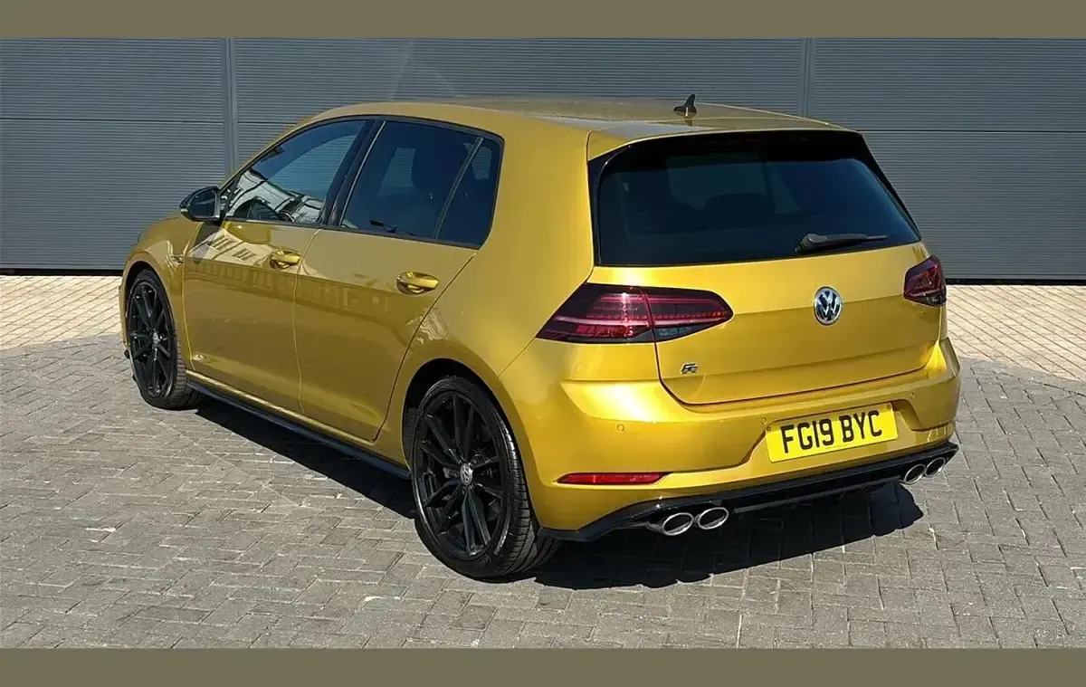 Used VW Golf VII R 296 HP (217 kW) 2019 Yellow Hatchback