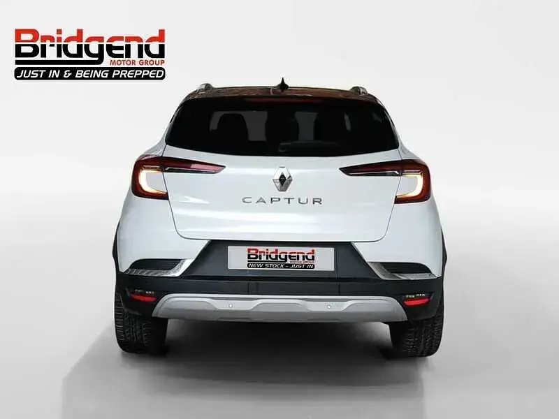 Used Renault Captur Version S 2021 White/black SUV