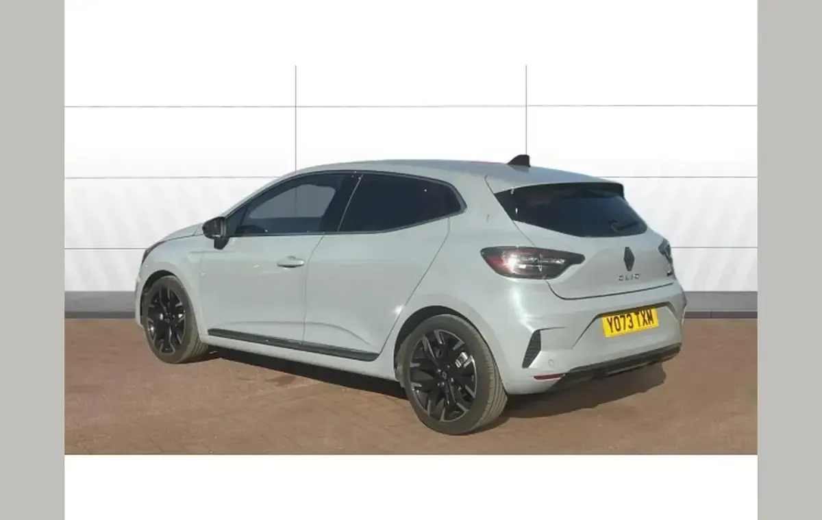 Begagnad Renault Clio V Techno 143 HK (105 kW) 2024 Grå Halvkombi