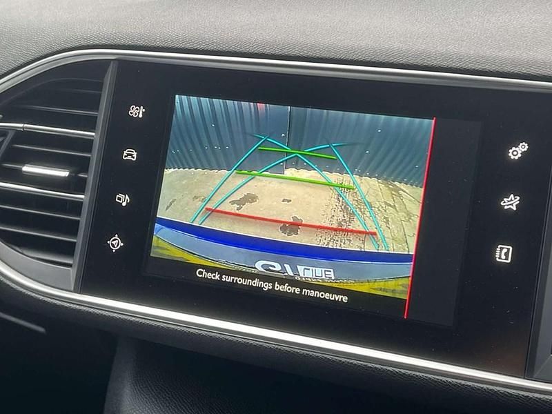 Used Peugeot 308 GT-line 150 HP (110 kW) 2017 Blue Estate