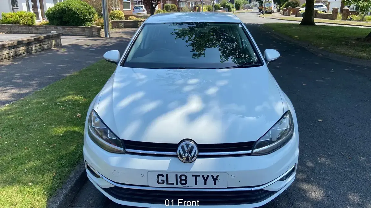 Used VW Golf VII SE 125 HP (91 kW) 2018 White Hatchback