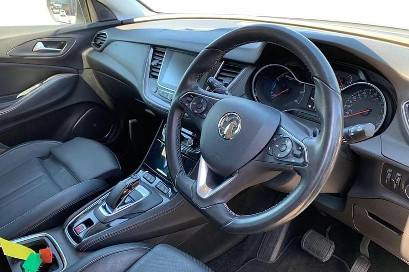Second-hand Vauxhall Grandland X Active 300 CP (220 kW) 2020 Gri SUV