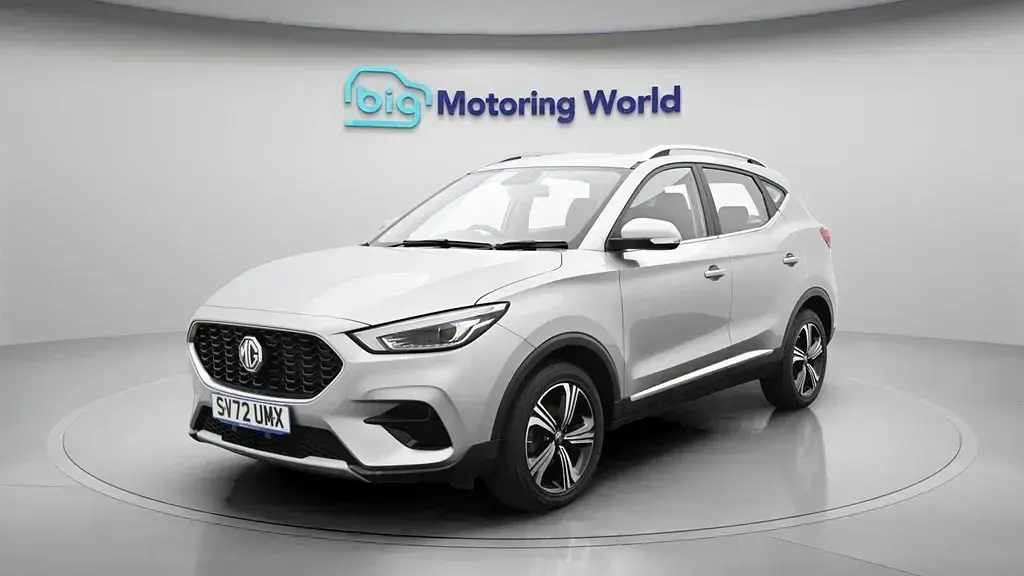 Używany MG ZS 2023 Srebrny SUV