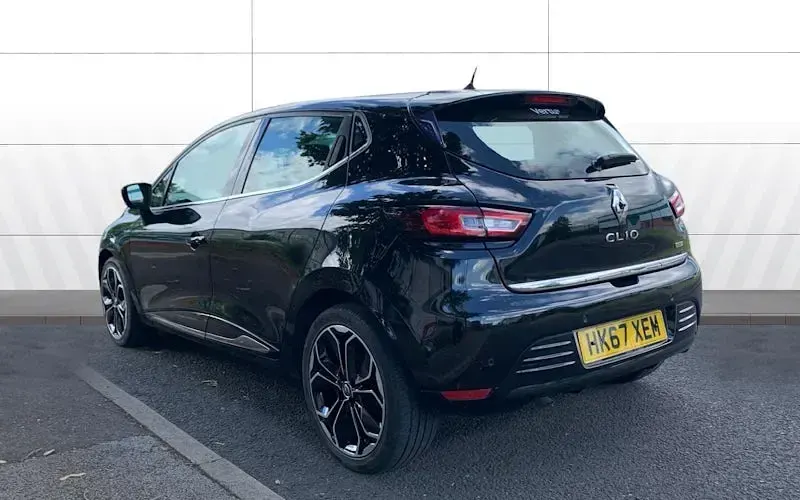 Used Renault Clio Signature 90 HP (66 kW) 2018 Black Hatchback
