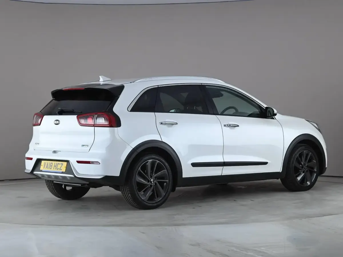 Second-hand Kia Niro 141 CP (103 kW) 2018 Alb SUV