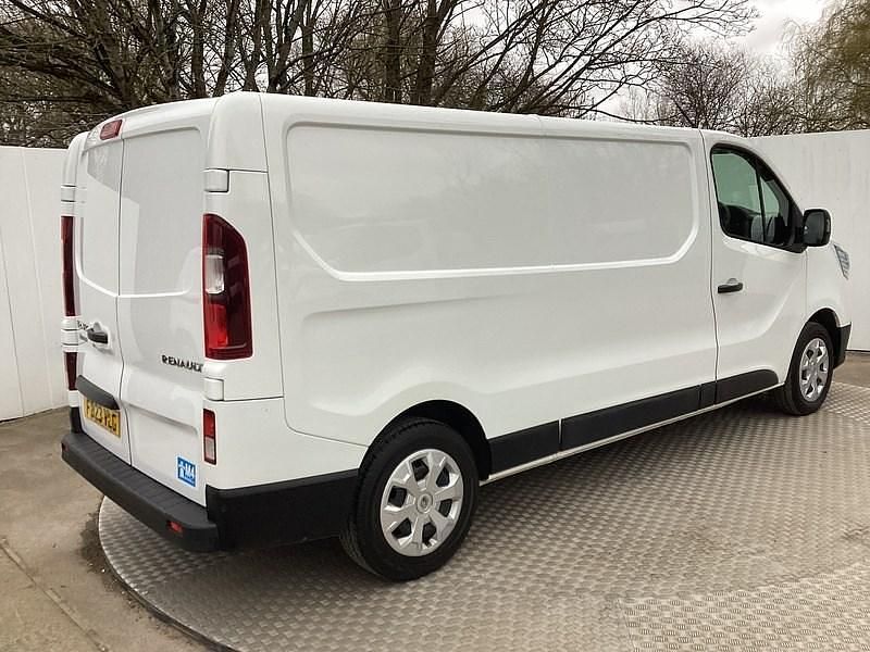 Begagnad Renault Trafic 2023 Vit Minibuss