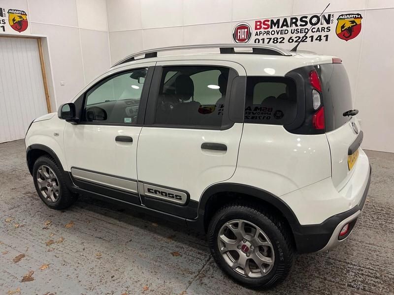 Used Fiat Panda Cross Cross 90 HP (66 kW) 2015 White Hatchback