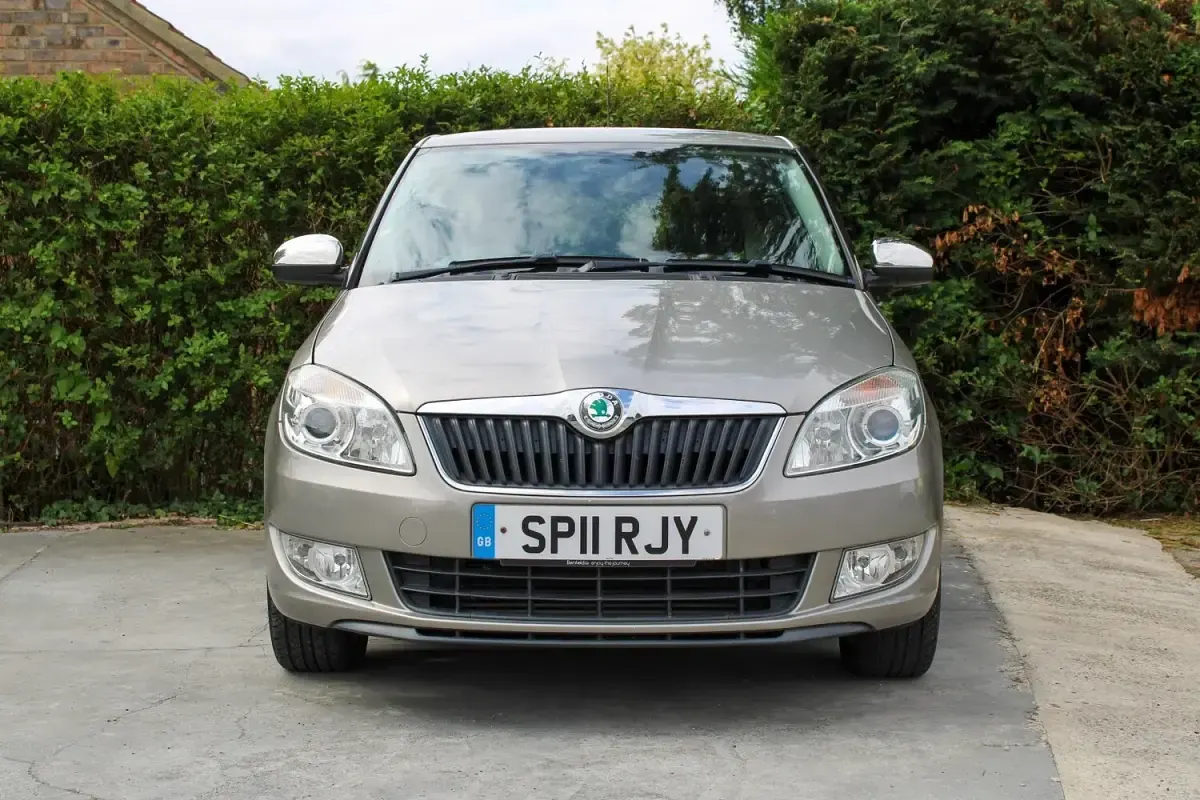 Used Skoda Fabia Elegance 90 HP (66 kW) 2011 Beige Hatchback
