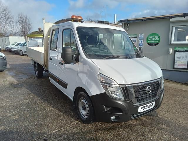 Used Nissan NV400 Tekna 150 HP (110 kW) 2021 White Van