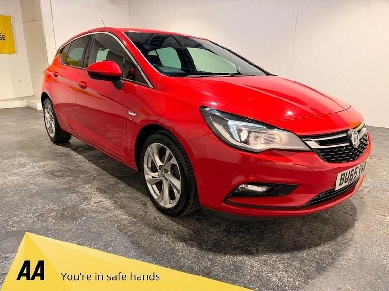 Used Vauxhall Astra SRi 105 HP (77 kW) 2016 Red Hatchback