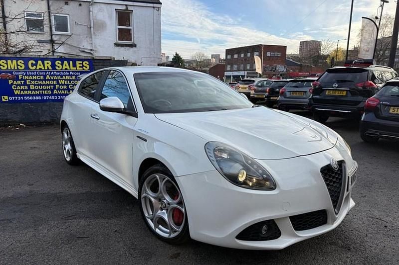 White Used 2011 Alfa Romeo Giulietta Veloce Hatchback | £5,270 (Fair price) - Image 1/1