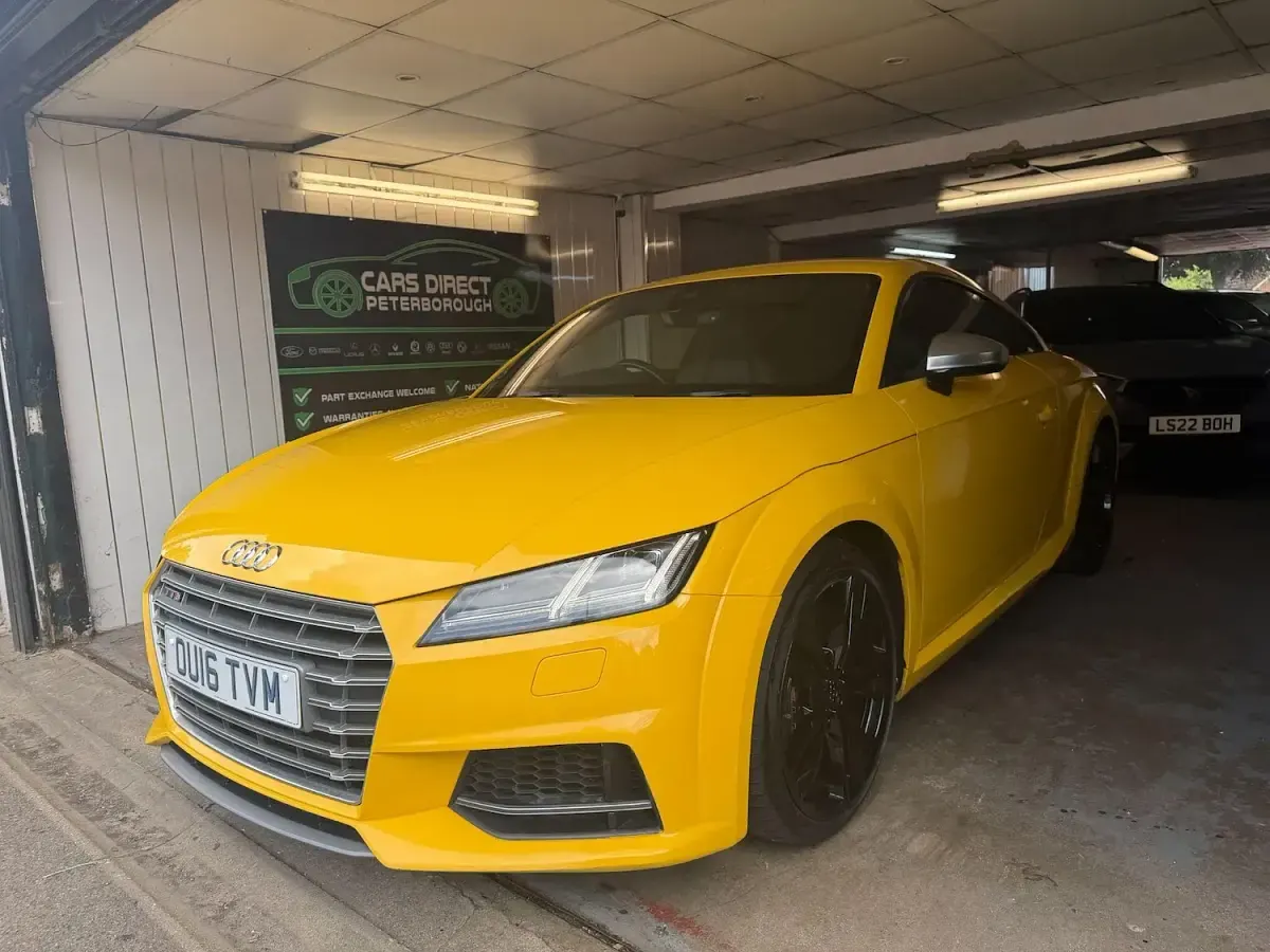 Used Audi TTS Sport 310 HP (228 kW) 2016 Yellow Coupe