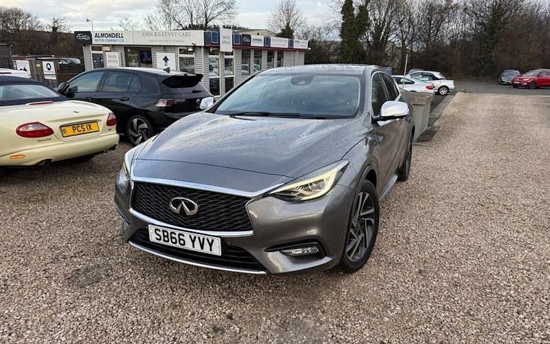 Used Infiniti Q30 122 HP (89 kW) 2017 Grey Hatchback