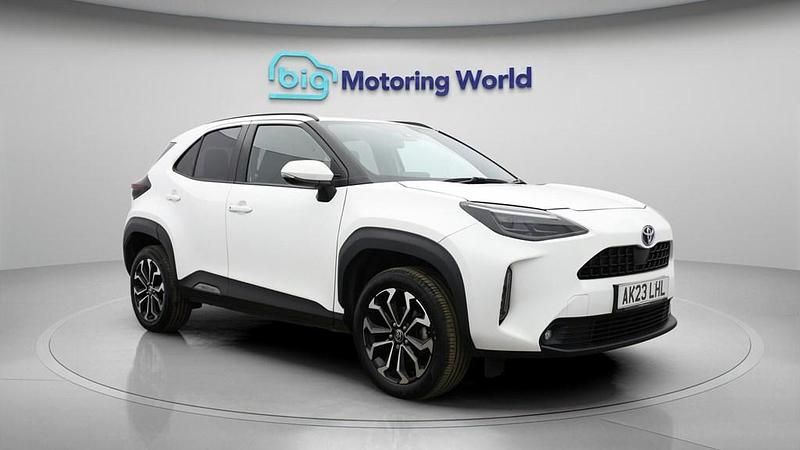 Used Toyota Yaris Cross Design 116 HP (85 kW) 2023 White SUV