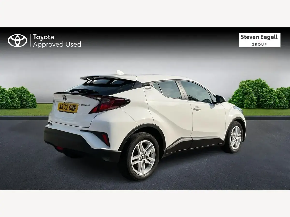 Used Toyota C-HR 122 HP (89 kW) 2022 White SUV