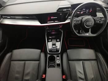 Begagnad Audi A3 S-Line 150 HK (110 kW) 2020 Röd Sedan