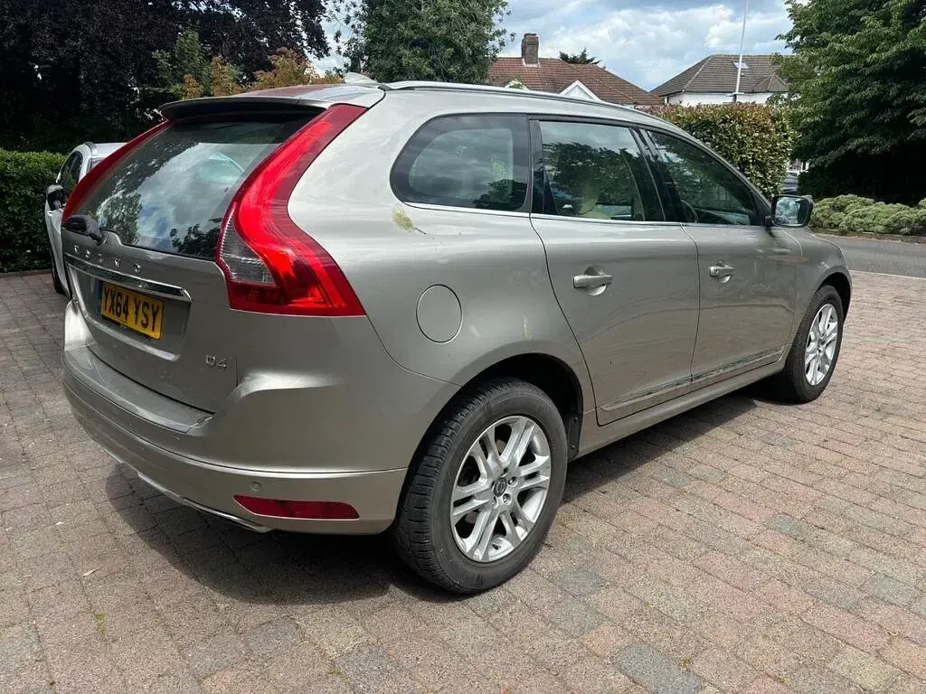 Used Volvo XC60 SE Lux 2014 Gold SUV
