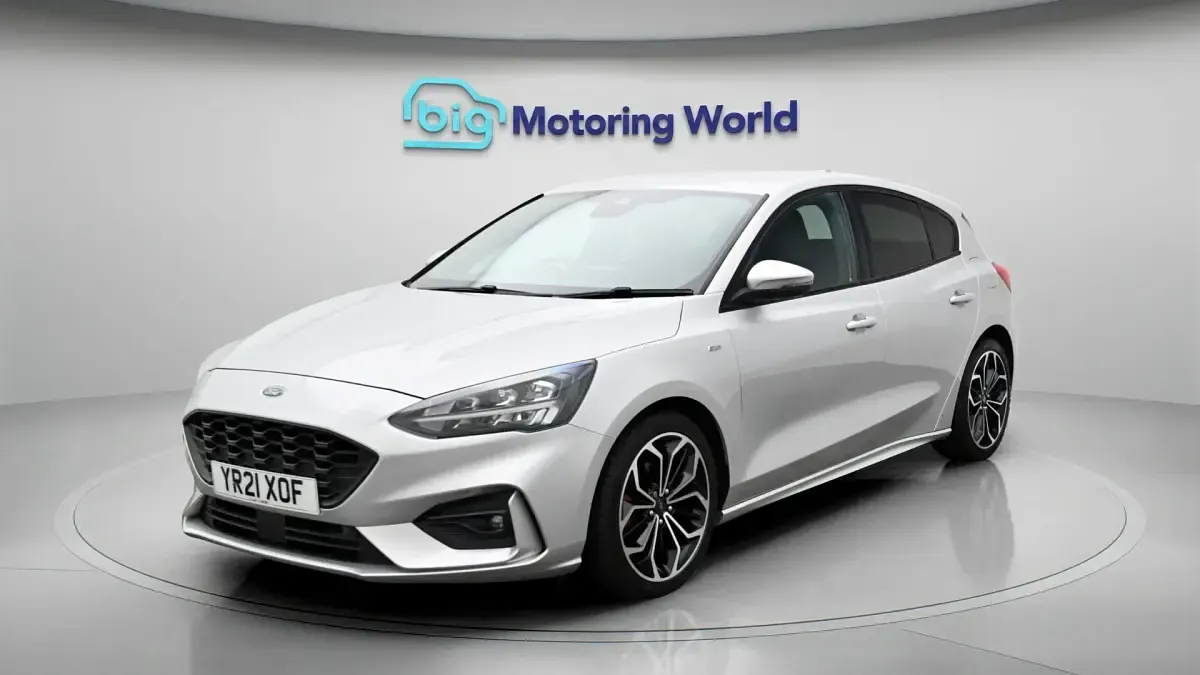 Used Ford Focus ST-Line X 125 HP (91 kW) 2021 Silver Hatchback
