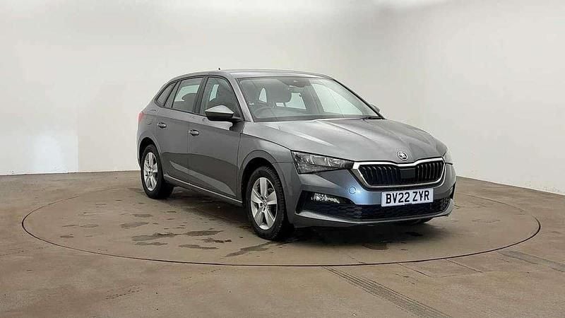 Graphite grey metallic Used 2022 Skoda Scala SE Hatchback | £12,900 (Fair price) - Image 1/4